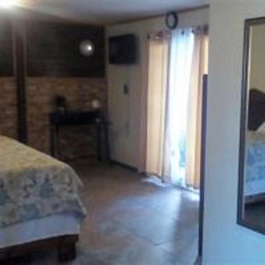 La Delphina Bed And Breakfast Bar And Grill ลาเซย์บา ภายนอก รูปภาพ